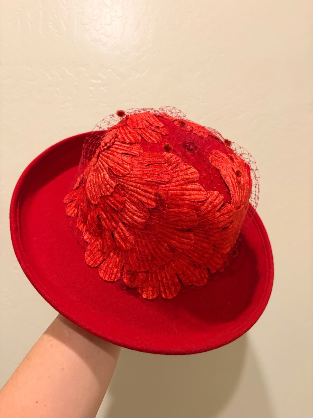 Wool Red Floral Appliqué Veiled Women's Hat